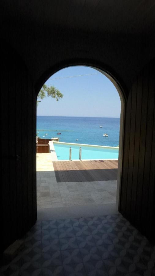 Caltabania Suites Áyios Nikítas Exteriér fotografie