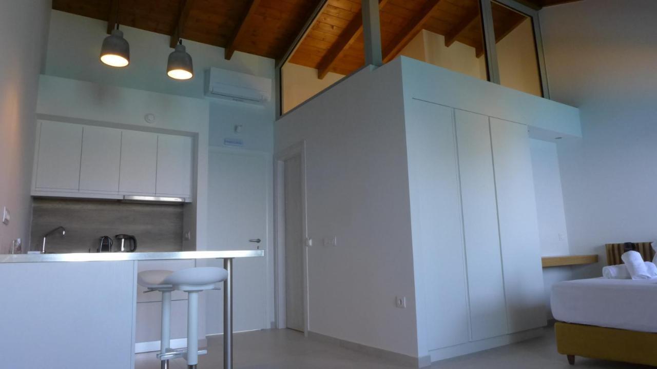 Caltabania Suites Áyios Nikítas Exteriér fotografie
